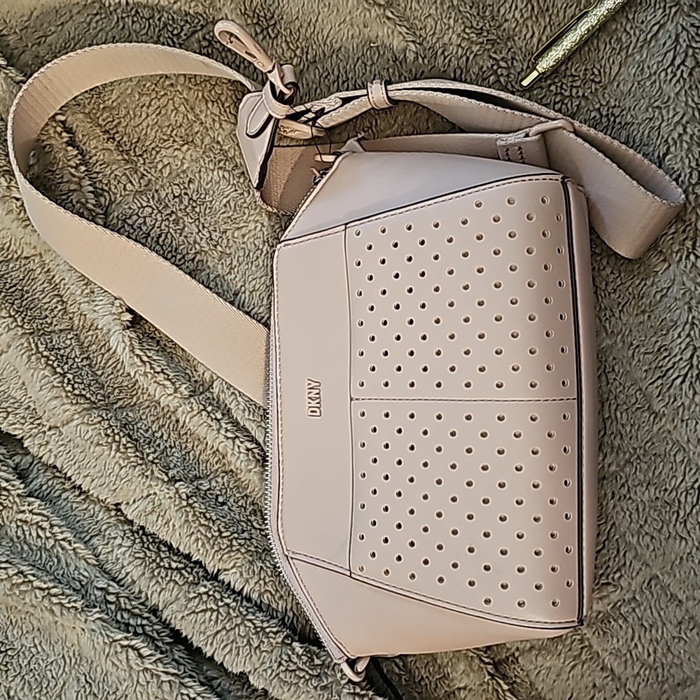 NWOT DKNY CAMERA BAG